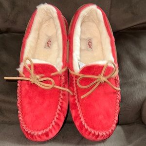 UGGs house slippers, new without the tag size 10.